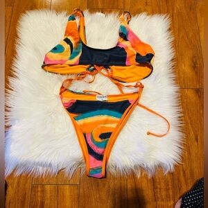 ICONSWING woman swiming bikini